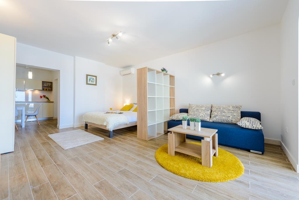 Tandem Apartments With Swimming Pool ซัฟทัท ภายนอก รูปภาพ