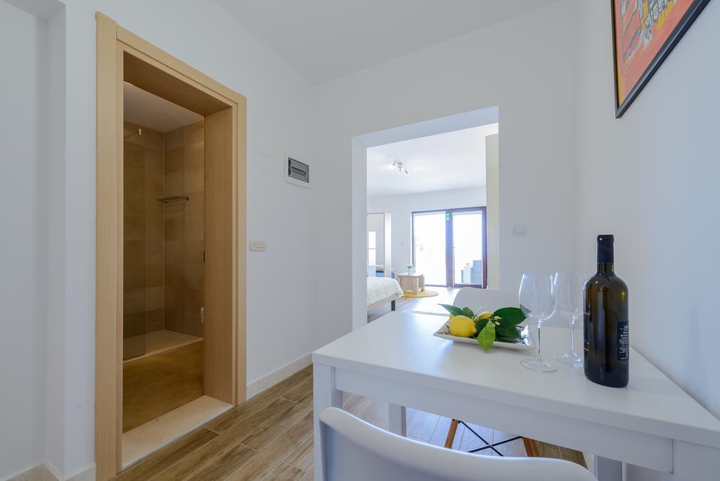 Tandem Apartments With Swimming Pool ซัฟทัท ภายนอก รูปภาพ