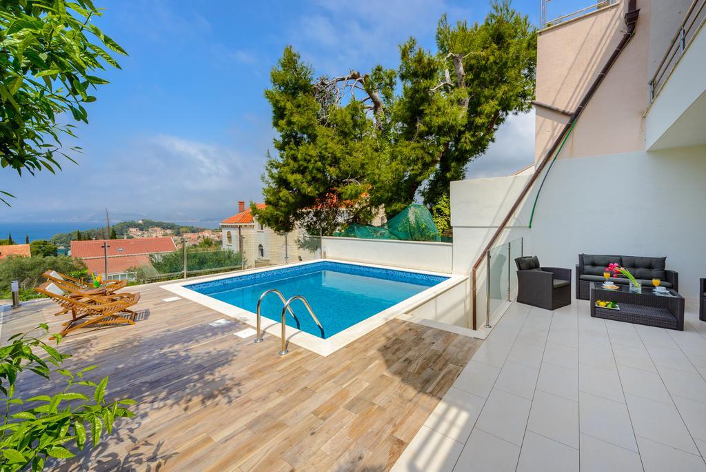 Tandem Apartments With Swimming Pool ซัฟทัท ภายนอก รูปภาพ