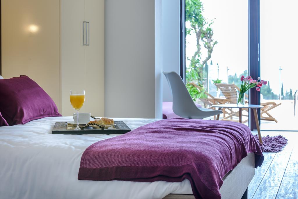 Tandem Apartments With Swimming Pool ซัฟทัท ภายนอก รูปภาพ