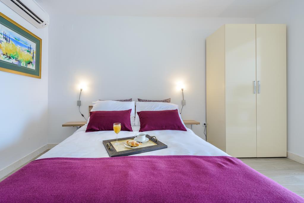 Tandem Apartments With Swimming Pool ซัฟทัท ภายนอก รูปภาพ