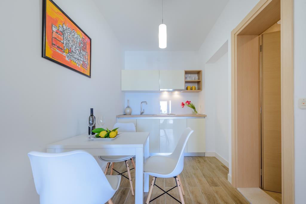 Tandem Apartments With Swimming Pool ซัฟทัท ภายนอก รูปภาพ