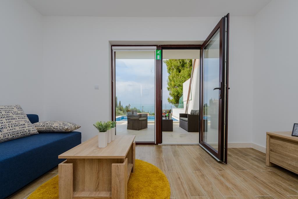 Tandem Apartments With Swimming Pool ซัฟทัท ภายนอก รูปภาพ
