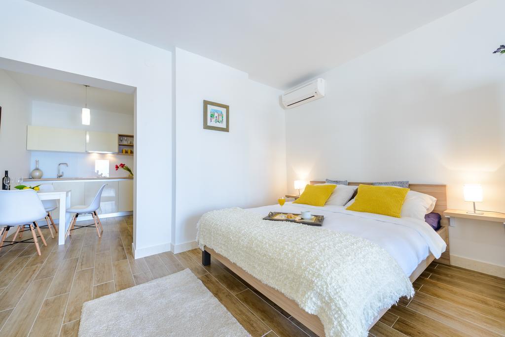 Tandem Apartments With Swimming Pool ซัฟทัท ภายนอก รูปภาพ